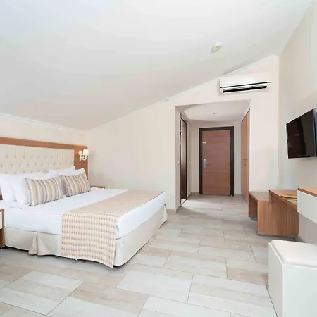 ホテル Sundia By Liberty Suncity 4*