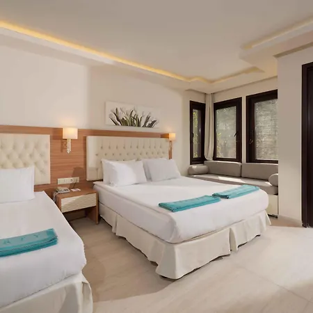Sundia By Liberty Suncity ホテル 4*